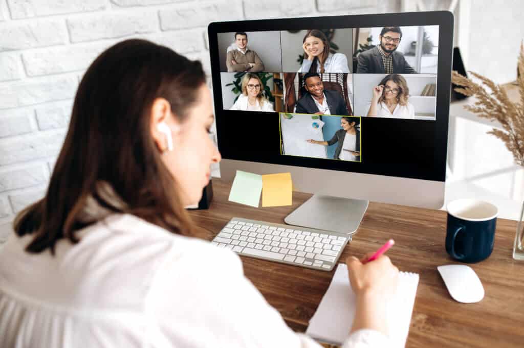 Live online English evening course with a CELTA-certified teacher at MixTree Languages